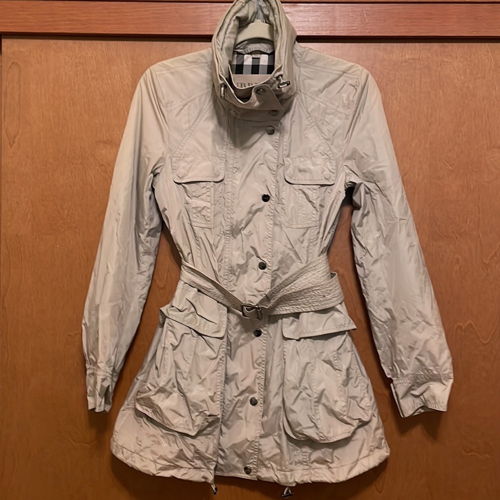 Like New! Burberry Brit Tan Rain Jacket & Windbreaker with Hood/Pocket Size 6